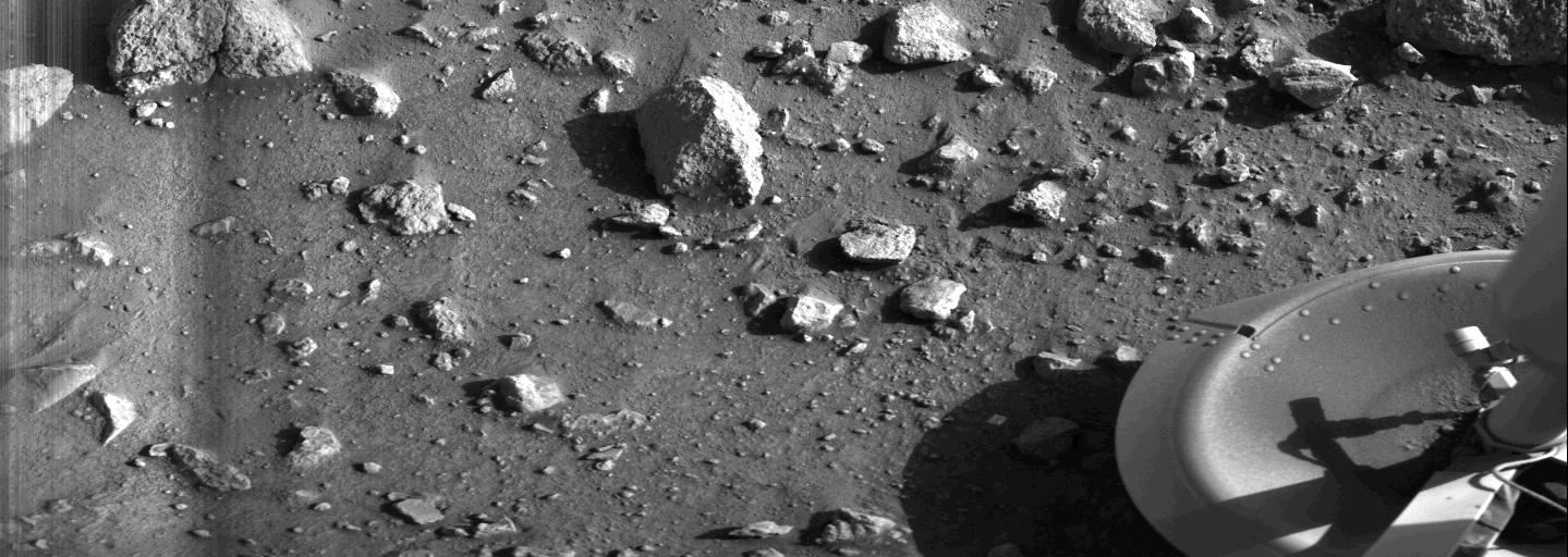 First Photograph Taken On Mars Surface — Mars image from the NASA archive