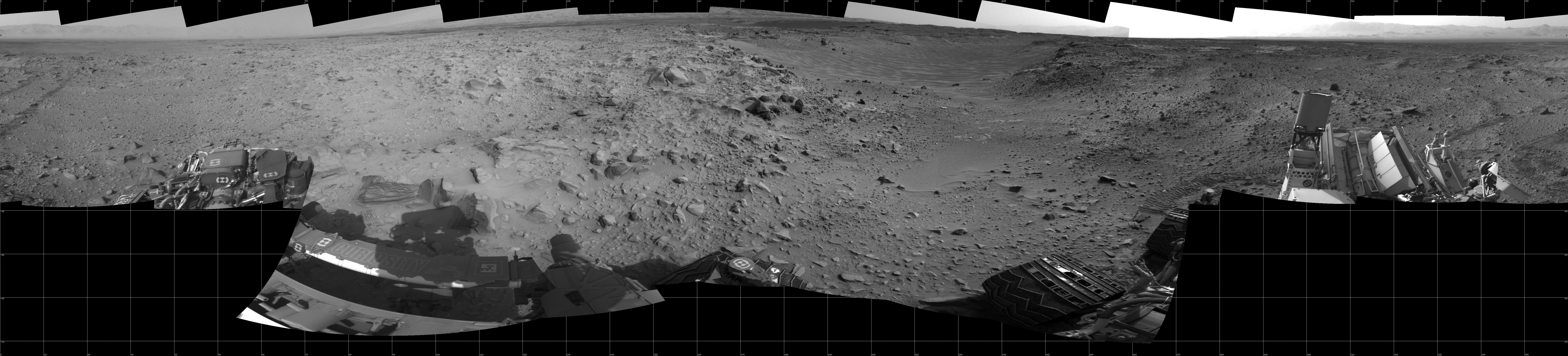 Curiosity 360-Degree View Before Entering Hidden Valley — Mars image from the NASA archive