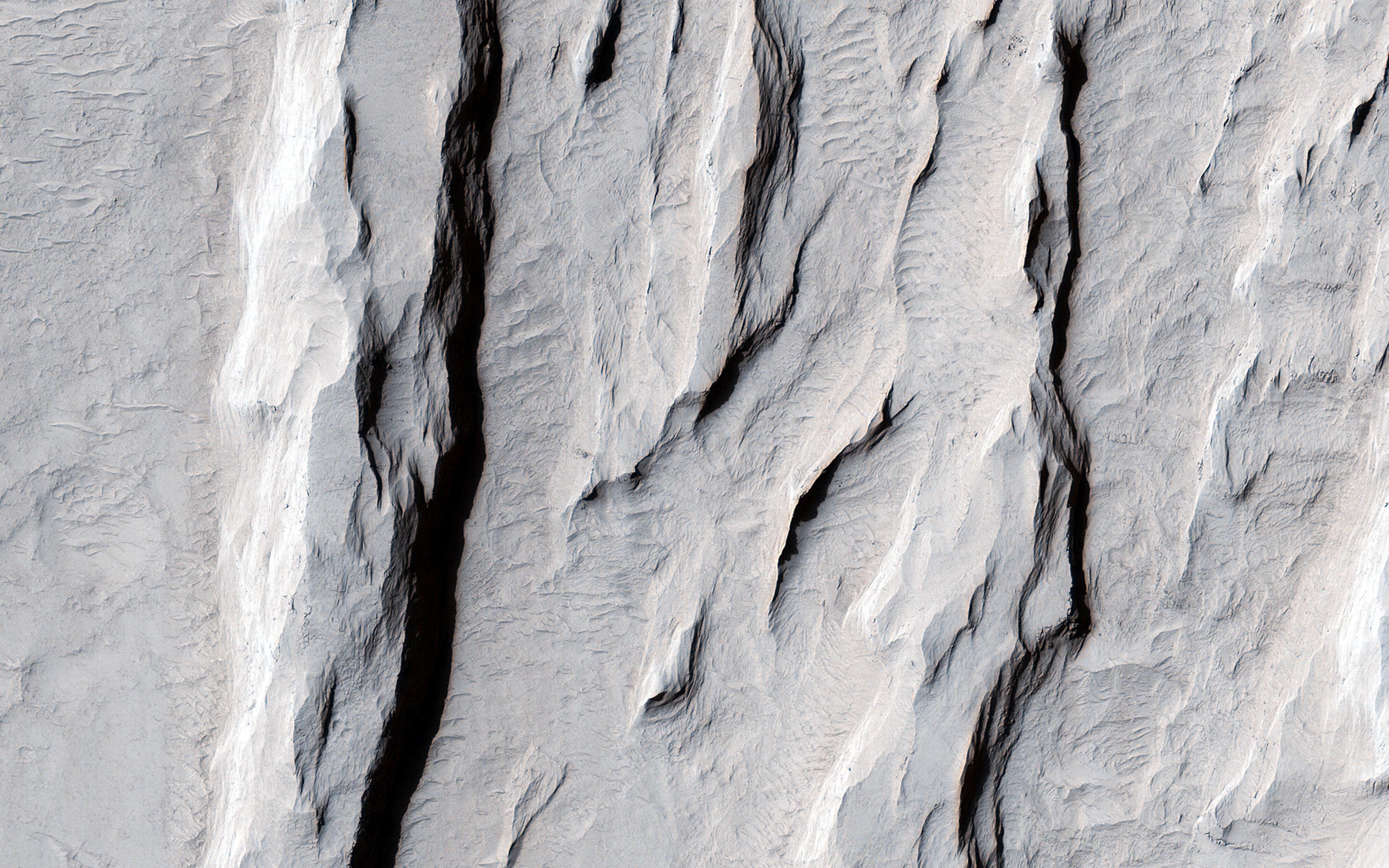 Ridge and Talus in Lycus Sulci — Mars image from the NASA archive