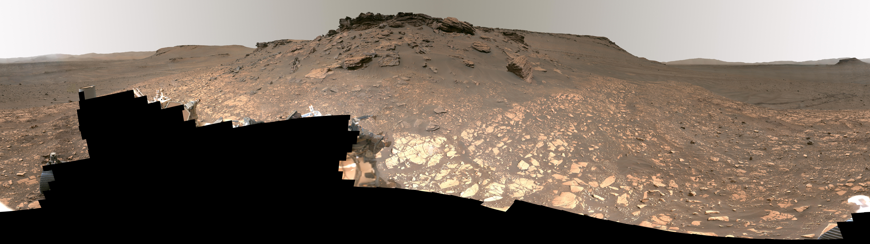 Detailed Panorama of Mars' Jezero Crater Delta — Mars image from the NASA archive